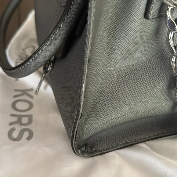 Michael Kors Authentic Michael Kors Grey Lock & Key Purse - Picture 14 of 15